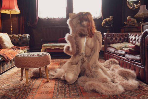 DSCF7672_web_blurred